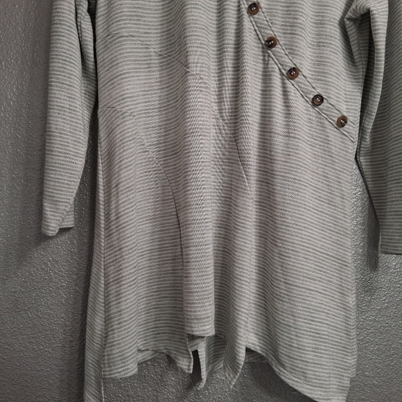 Soft Surroundings Tamara Lightweight Knit Asymmetrical Button Tunic Size L - Picture 3 of 12